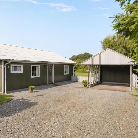 Holiday home Thorgarth - 1-2km From The Sea In Ne Jutland By Interhome